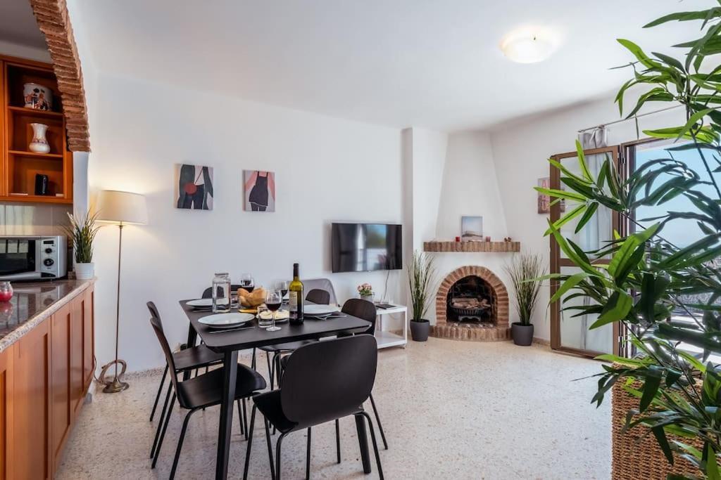Oasis 16 Apartment