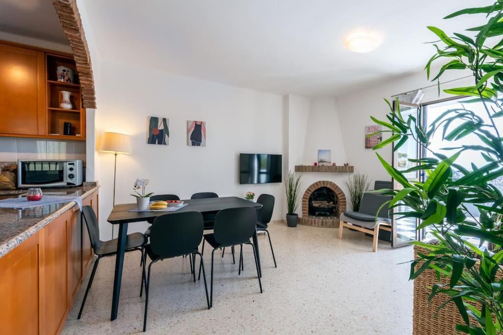 Oasis 16 Apartment